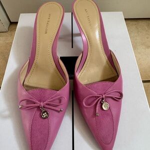 Ann Taylor Pink Kitten Heels with Bow Detail